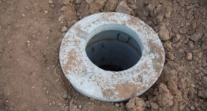 Reinforced concrete sewer wells are simple and convenient
