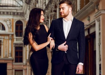 All about escort services: history of origin and the secret of popularity today