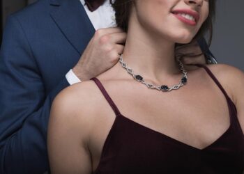 Gold chains for gifts: types and selection