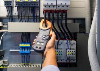 Electrical Equipment Testing (EET): main features and advantages