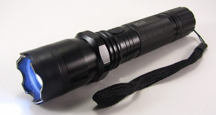 Ліхтарі-шокери: основні різновиди, переваги та рекомендації щодо вибору