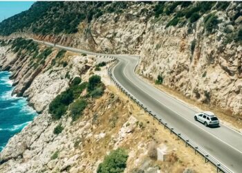 Benefits of renting a car in Turkey: features and tips for choosing through GetRentacar
