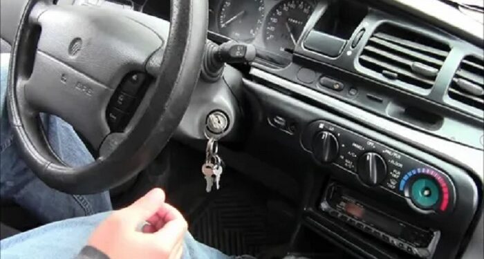 What to do if the key is stuck in the ignition and how to solve the problem